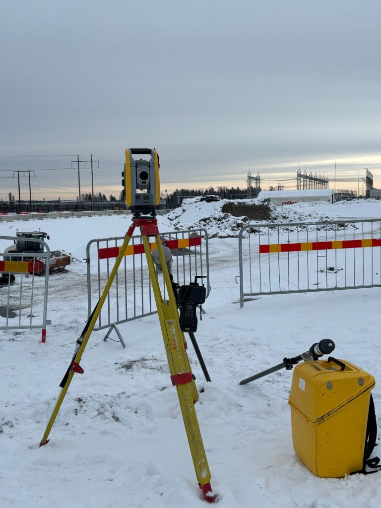 Totalstation i industri- och energimiljö